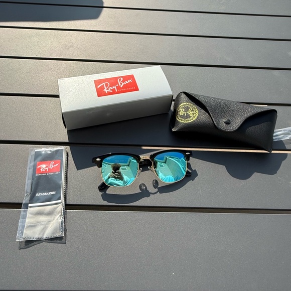 Ray-Ban Other - Ray-Ban Sunglasses blue round shape lense